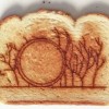 お見事！トーストに焦げ目を付けて繋いだストップモーションアニメ！