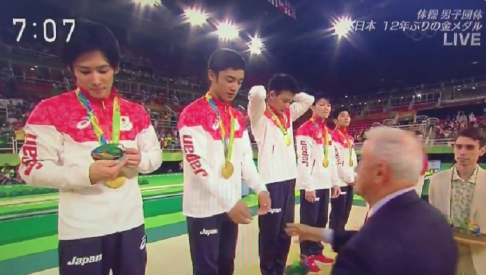 可愛すぎる これは言ってる 体操男子団体 白井選手が表彰台の上で言った言葉ｗ Corobuzz