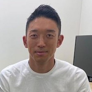 サッカー日本代表のGK権田選手が生き別れの兄の芸人さんと２ショット「似てる…（笑）」