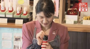 愛子さまが『はこた人形』の絵付け体験→「後継者になっていただいて…」へさっと出る返し