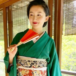 拡大して笑った！（笑）「気合い入れたのに、おはしょりで子供が騒いでる」→秀逸なリプ