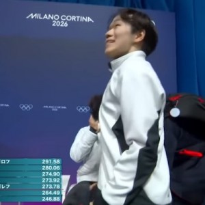 佐藤駿選手のメダルが決定した瞬間の鍵山優真選手の祝福がステキ