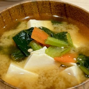 「このマザコンが」お前の料理はいつになっても美味くならんな、母さんを見習え！努力したら