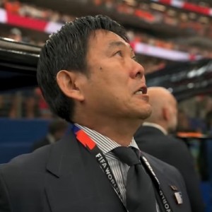 サッカー日本代表、森保監督の国歌斉唱に込み上げてくるものがある